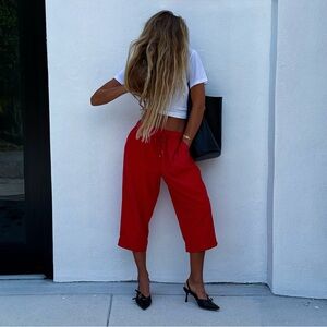 Chic Red Capris